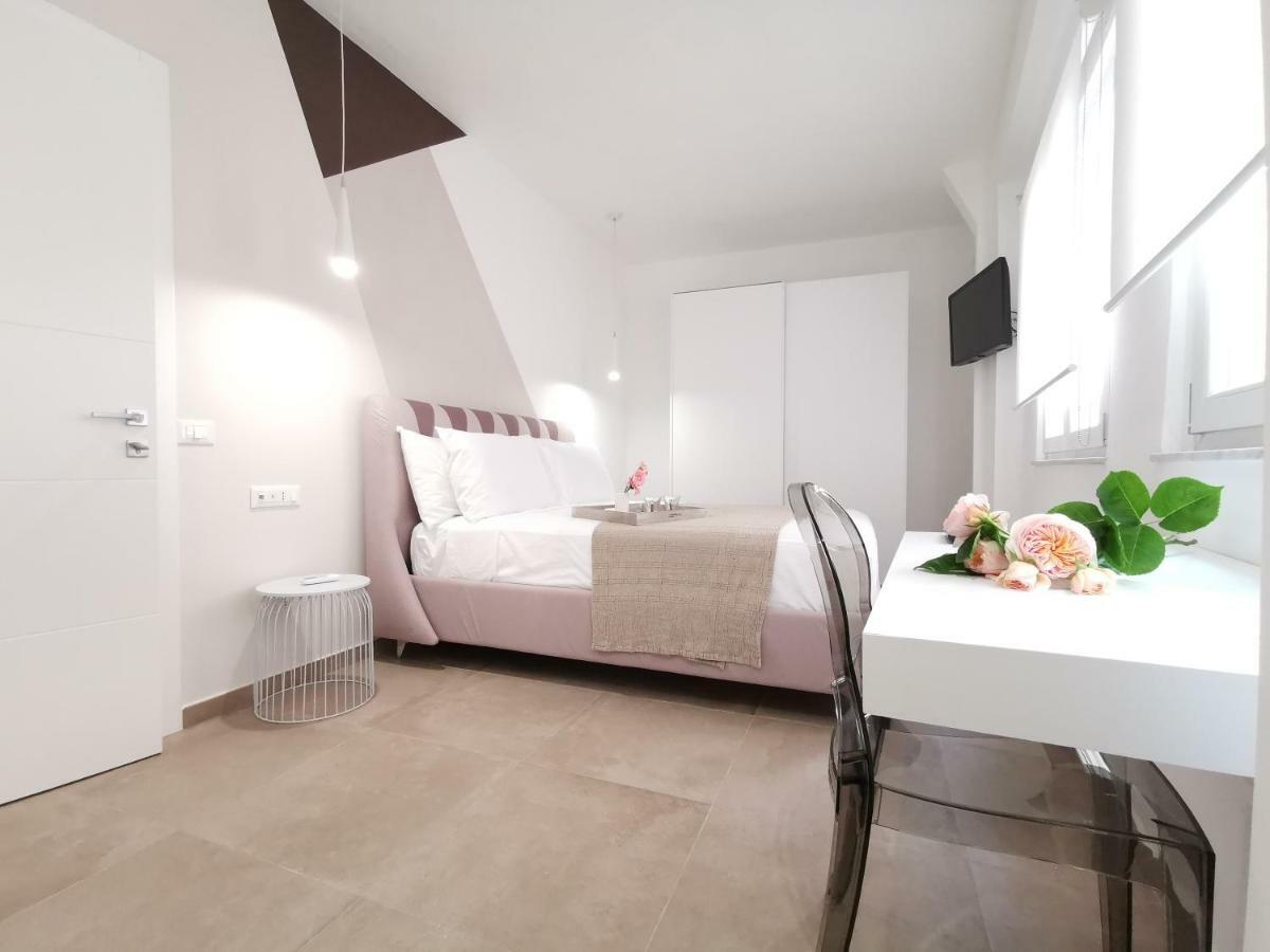 Suitesgaribaldi Gasthof Cagliari